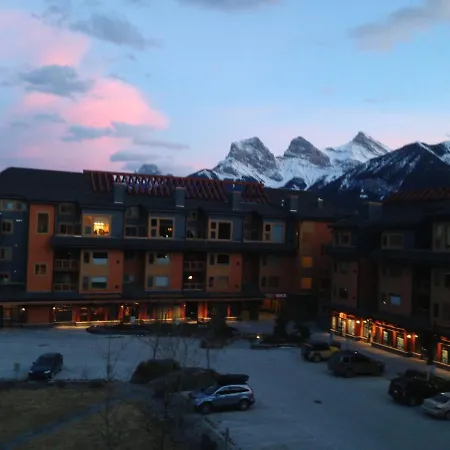 Apartment 407, Contemporary Decor Canmore Exterior photo