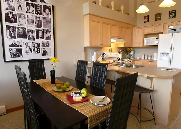 Apartment 407, Contemporary Decor