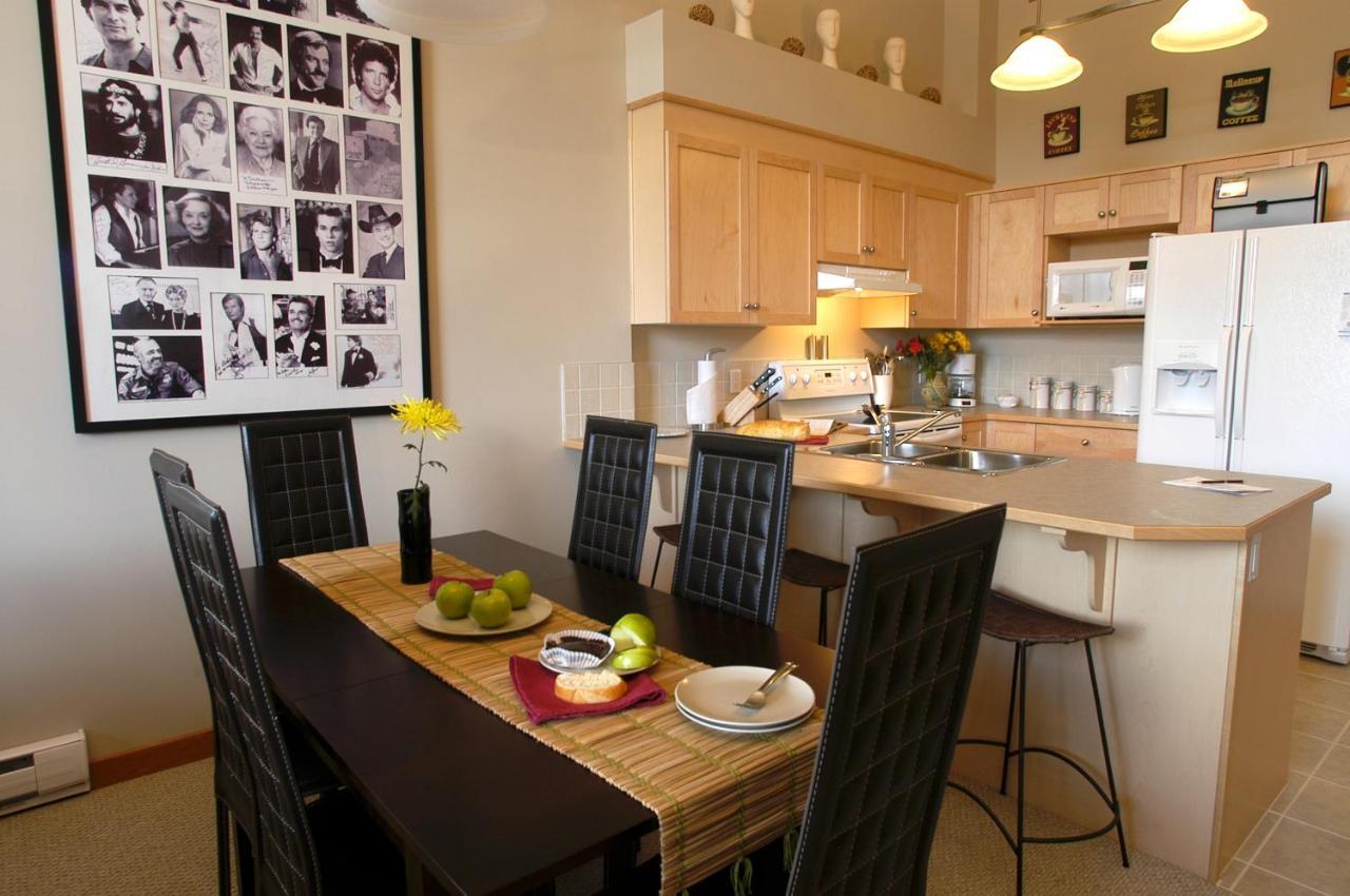 Appartement 407, Contemporary Decor *