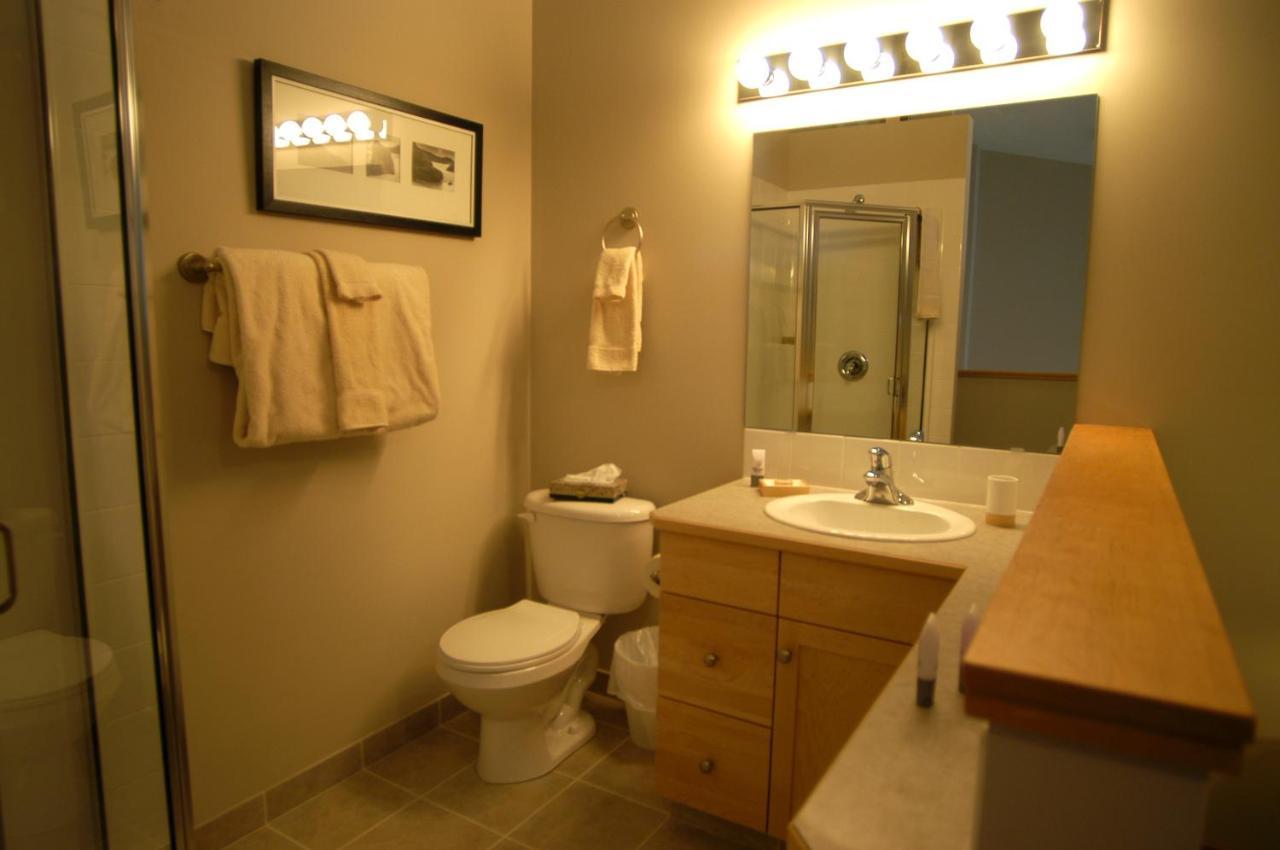 407, Contemporary Decor Canmore